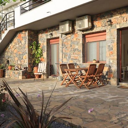 Comfortable Apartment With Garden - Casa Con Vista Havania Екстериор снимка